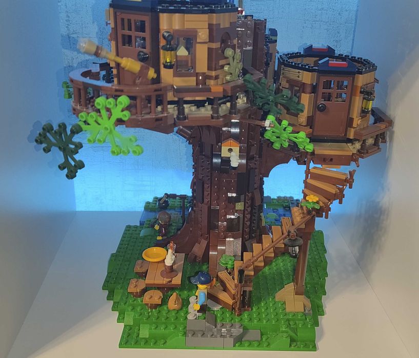 Оригінальний LEGO Ideas Будинок на дереві 21318