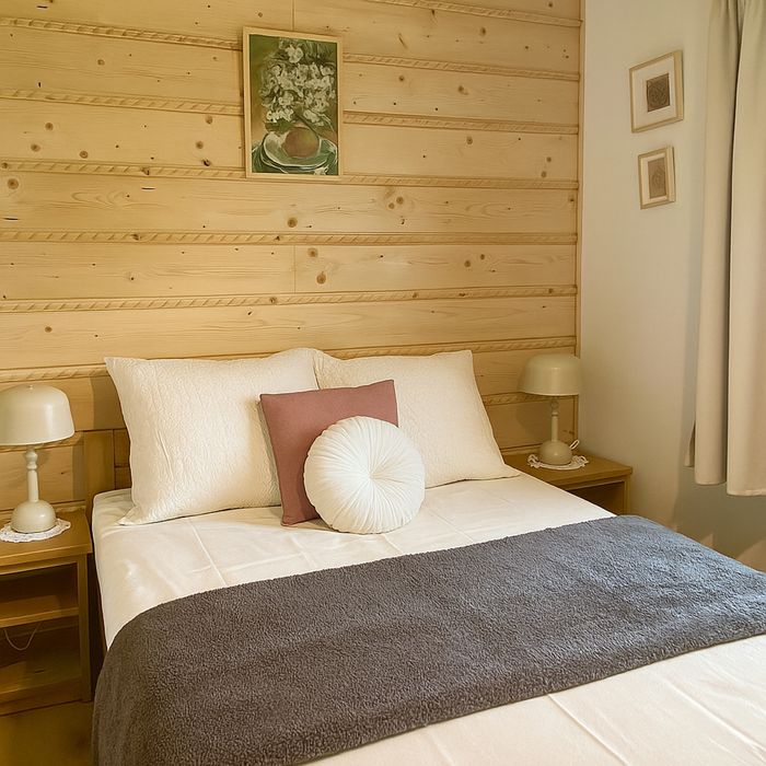 Domek  sam na posesji pod śliwką  noclegi domki  Bieszczady