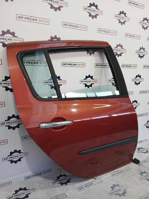 PORTA TRASEIRA DIREITA VERMELHO RENAULT CLIO III 1.4 16V 2005-2012 ANO