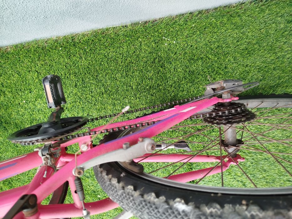 Bicicleta de criança a precisar de arranjo