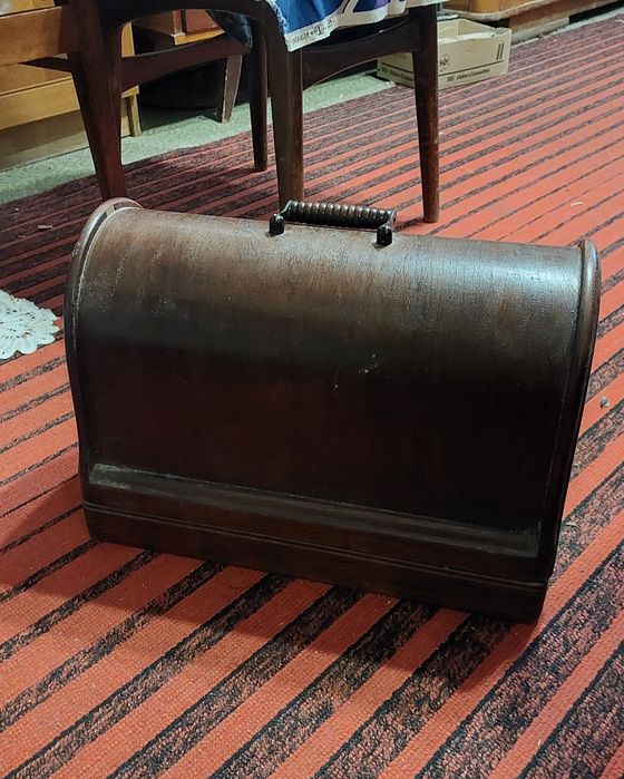 Швейна машинка Singer