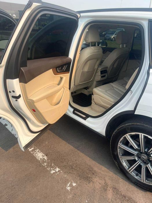 Audi Q7 2016 VIN WA1LAAF7XHD017181 фото оголошення 8 з 11