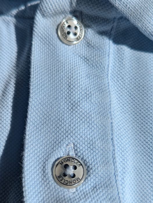 Продам поло Moncler