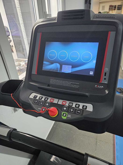 Passadeira BH Fitness com ecrã multimédia (YouTube) - gama superior