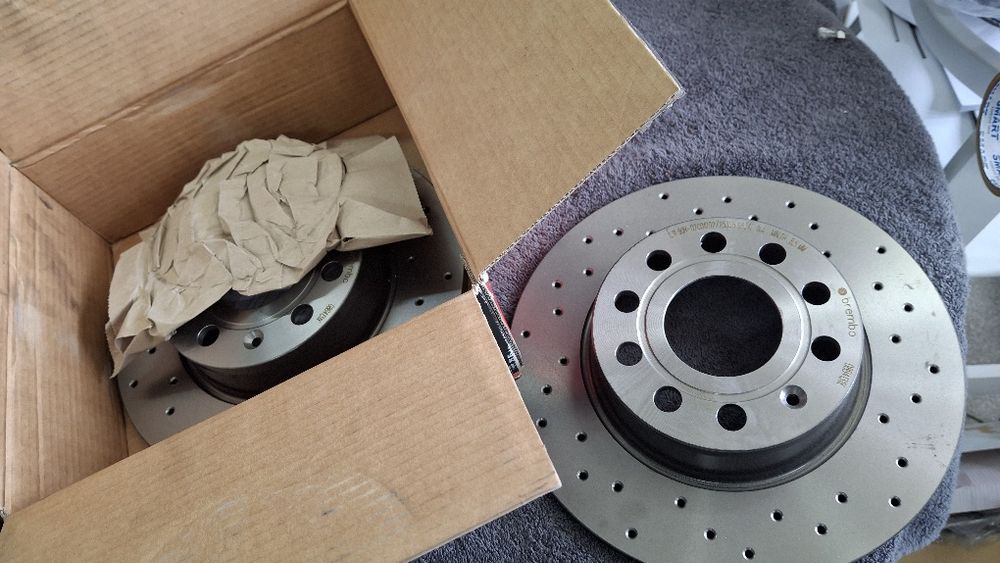 Tarcza hamulcowa 2szt brembo audi (061)
