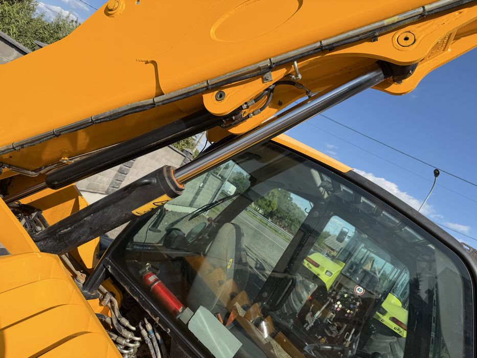 JCB 533-105 2017року погрущик маніту