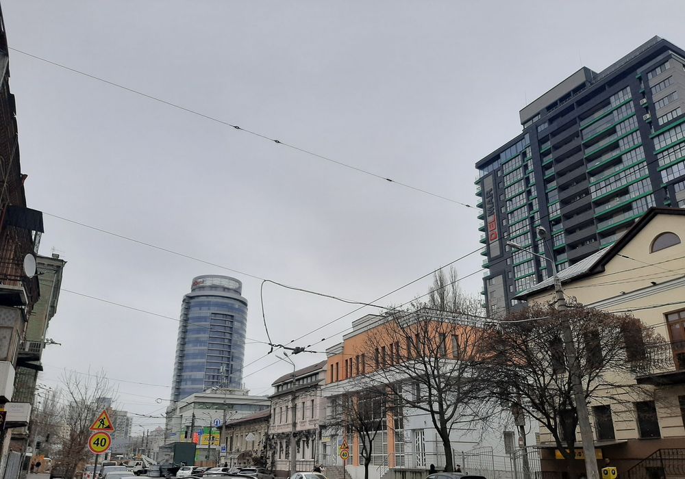 Сдам кафе  салон помещение в центре Мост Сити красная линия ул. Володимира Ве