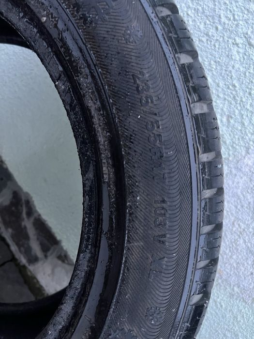 Два комплекти шин ( літні та зимові ) r17