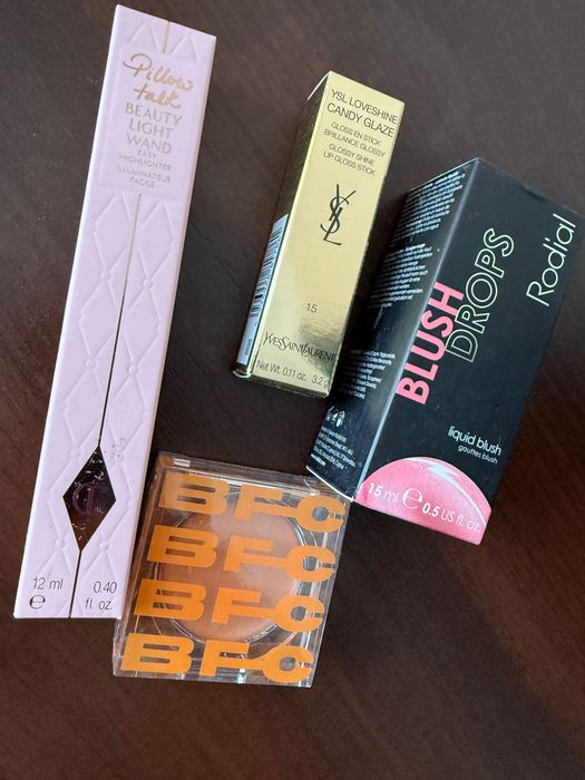 Румяна Рідкий хайлайтер Charlotte Tilbury Highlighter