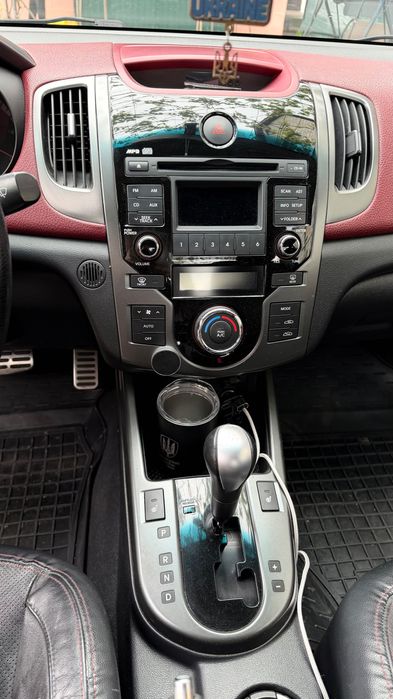 Kia Cerato купе, авто
