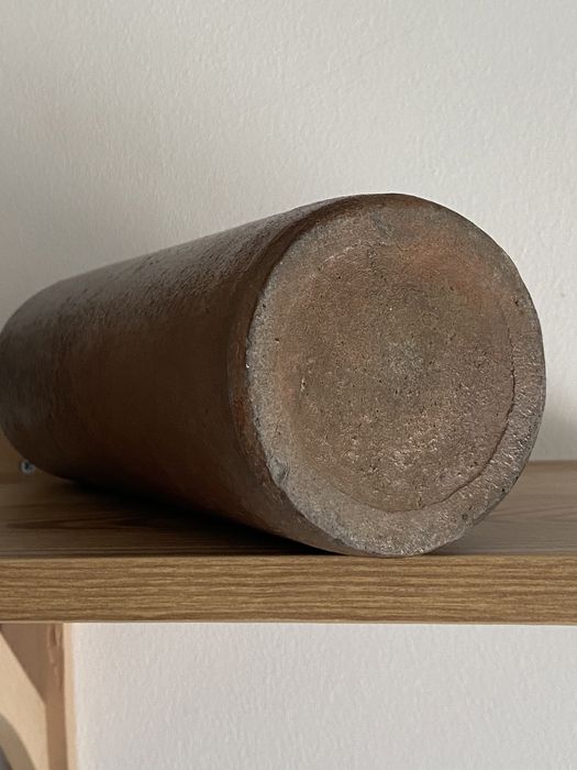 Garrafa em grés de bebida alcoólica