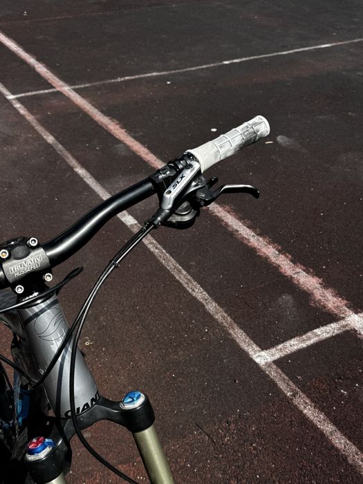 Продам двух подвес Giant reign 2015