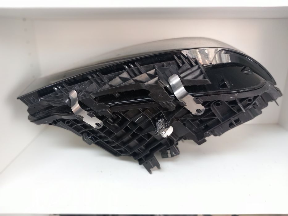 Farol BMW 3 LED esquerdo