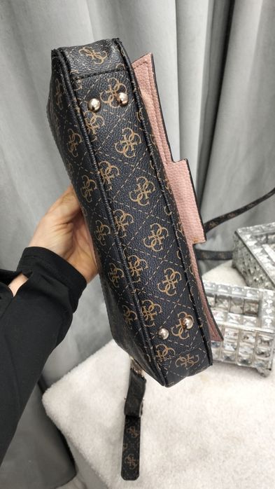 Torebka Guess monogram