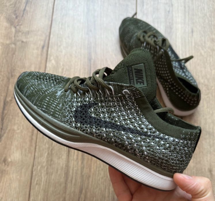 Nike Flyknit Racer kolor Rought Green