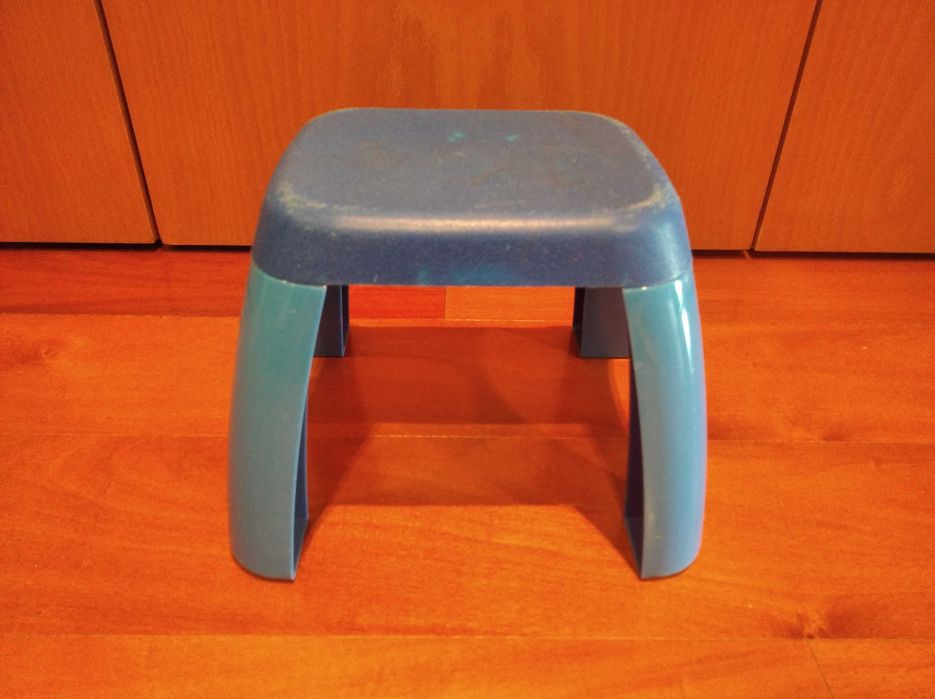 Secretária, Banco e Cavalete / quadro branco magnético /lousa infantil