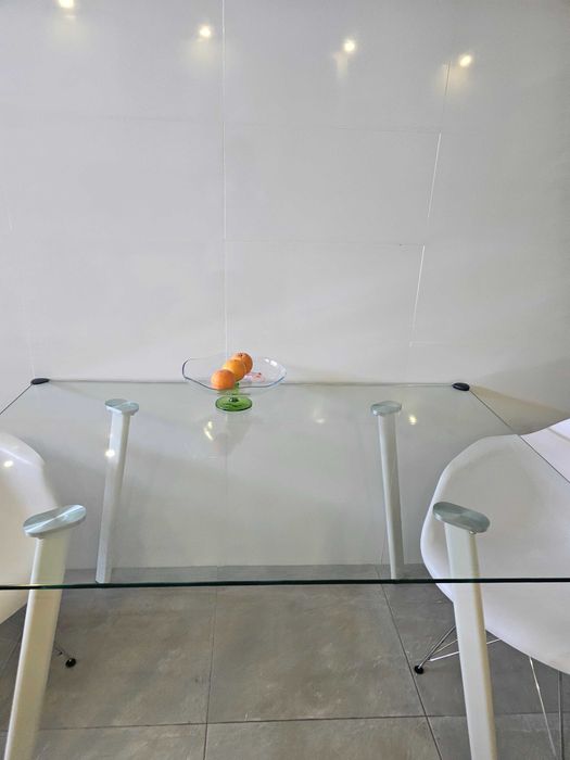 Mesa cozinha Vidro e cadeiras