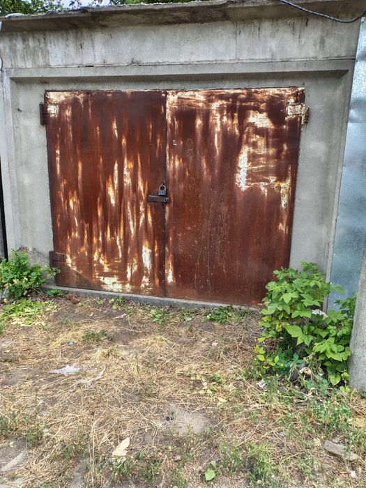 Продам гаражи .Кооператив Лада.