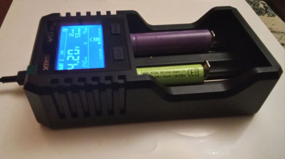 Професійний зарядний пристрій XTAR VX2 Pro.