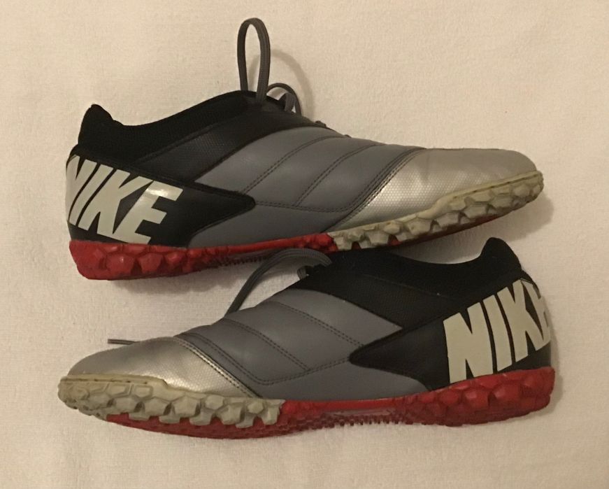 Sapatos de futebol de salão Nike Bomba 5pro