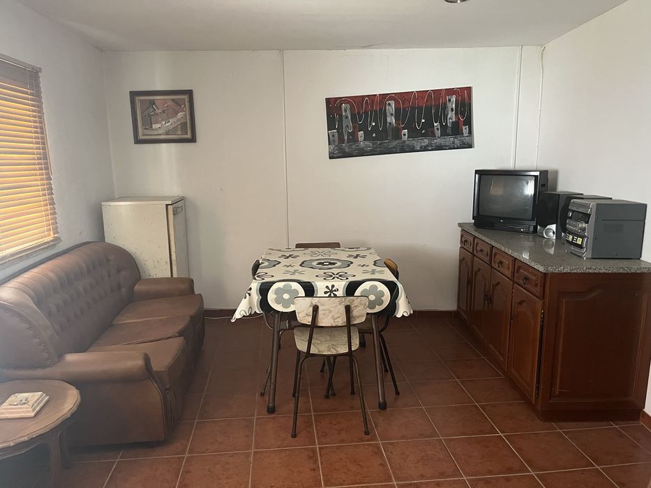 Moradia t2 + t3 e casa em ruinas