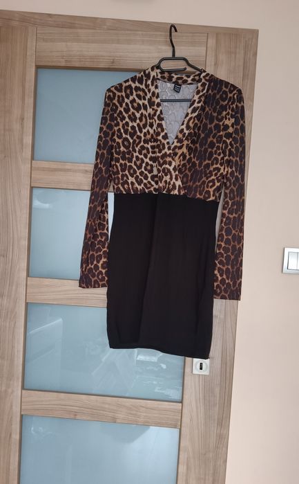 Sukienka w panterkę