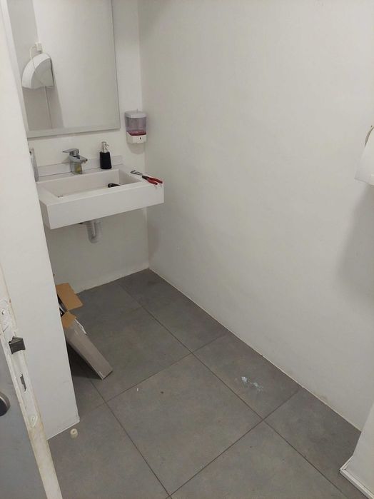 Espaço preparado para clinica em Rio Tinto