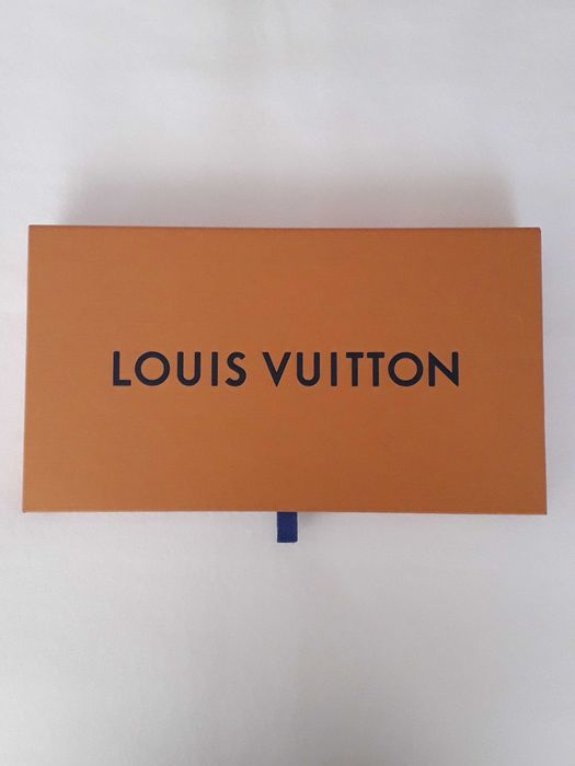 Caixa rigida ORIGINAL da Louis Vuitton