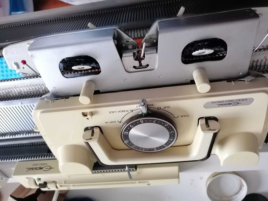 maquina de tricotar com pouquissimo uso