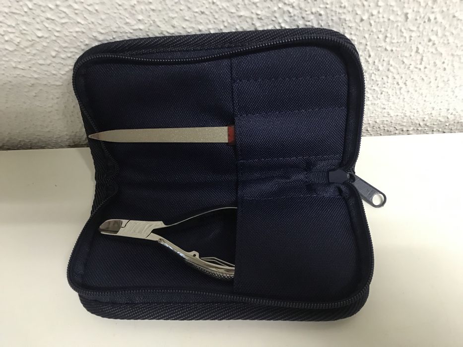 Estojo com Alicate de Cutículas e Lima Novo