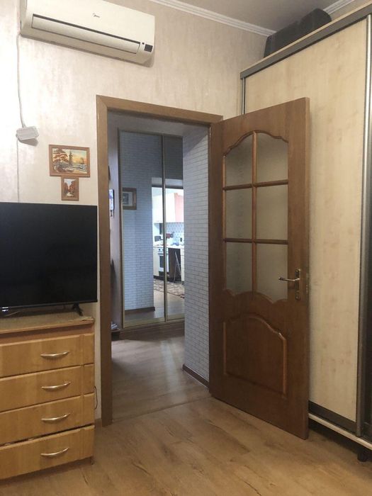 Продам 2-к квартиру з ремонтом, 55 кв.м, у центрі на вул. Базарної/Маразліївська (3-217-451)