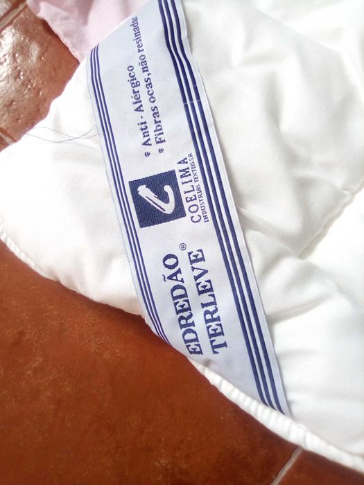Edredom e capa para cama de menina