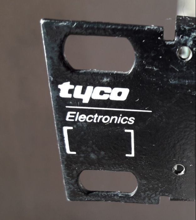 AMPTRAC AMP Патч-панель /19-дюймовый  6 AMP 24. ТА СССР.