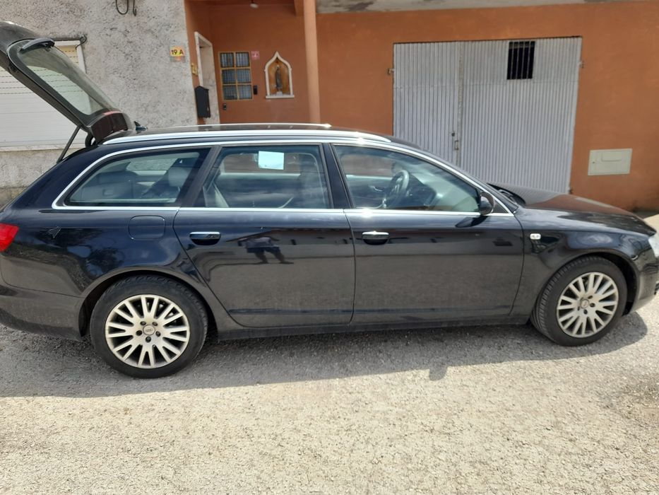Audi A6 em estado novo