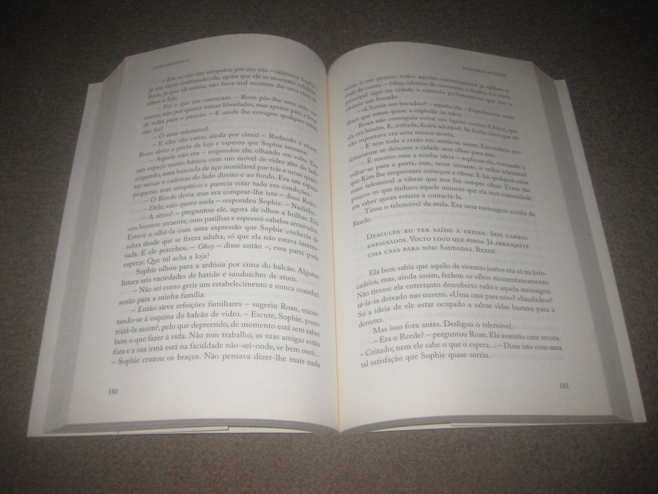 Livro "Máscaras ao Luar" de Jude Deveraux