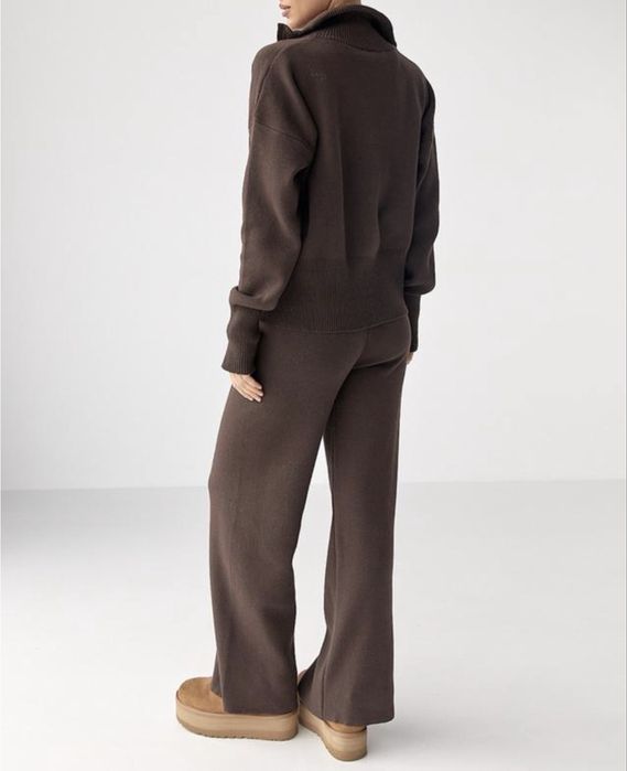 Вʼязаний костюм двійка