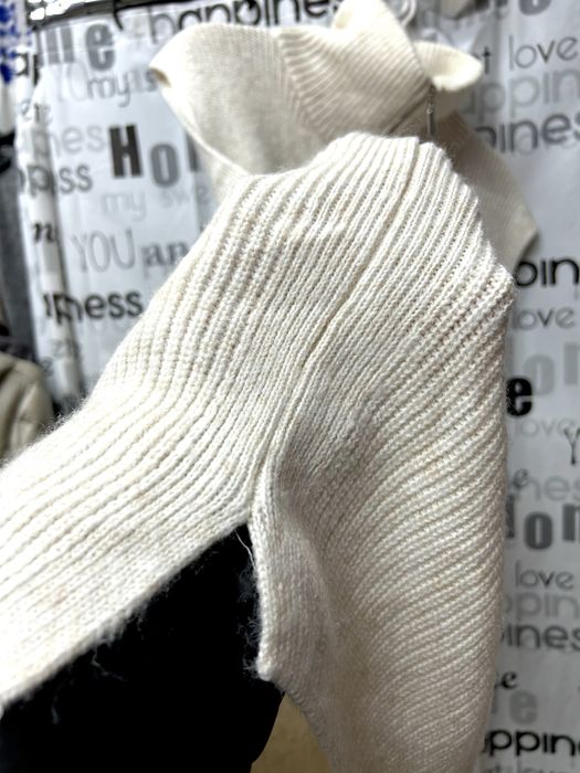 Жилет вязанный с горлом на замочке, большой размер.