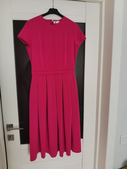 Малинова жіноча сукня плаття міді S