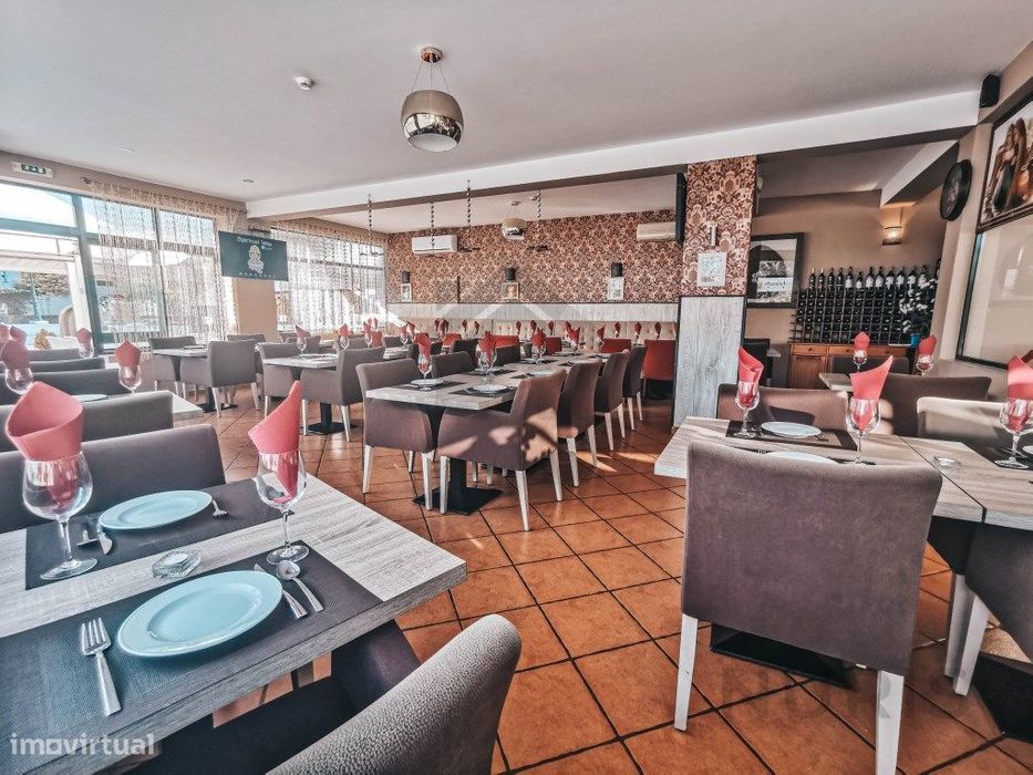 Restaurante + Garagem BOX para Venda em Alvor, Algarve