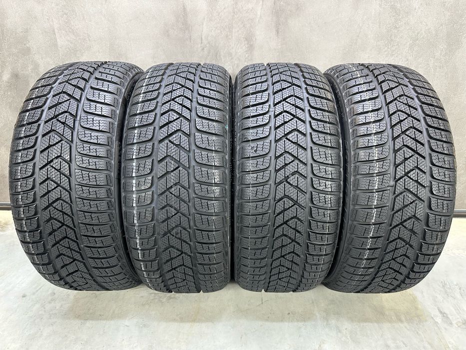 Нові зимові шини Pirelli Sottozero3 225/40 R18 92V AO