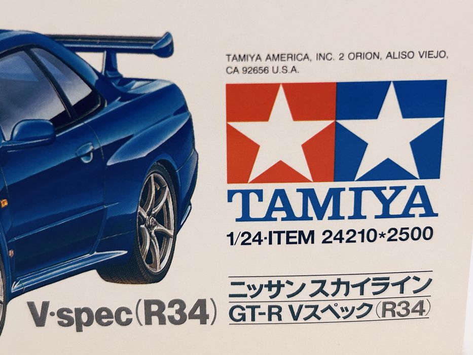 Samochód Nissan Skyline GT-R V.spec model do sklejenia Tamiya 24210