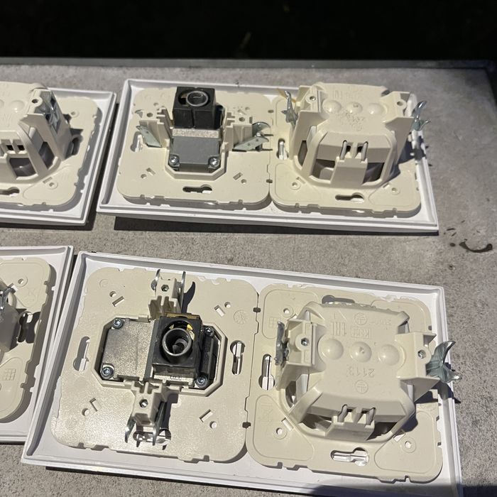 Tomadas e interruptores Efapel e outros