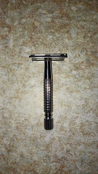 Новая Т образная бритва (Новая)