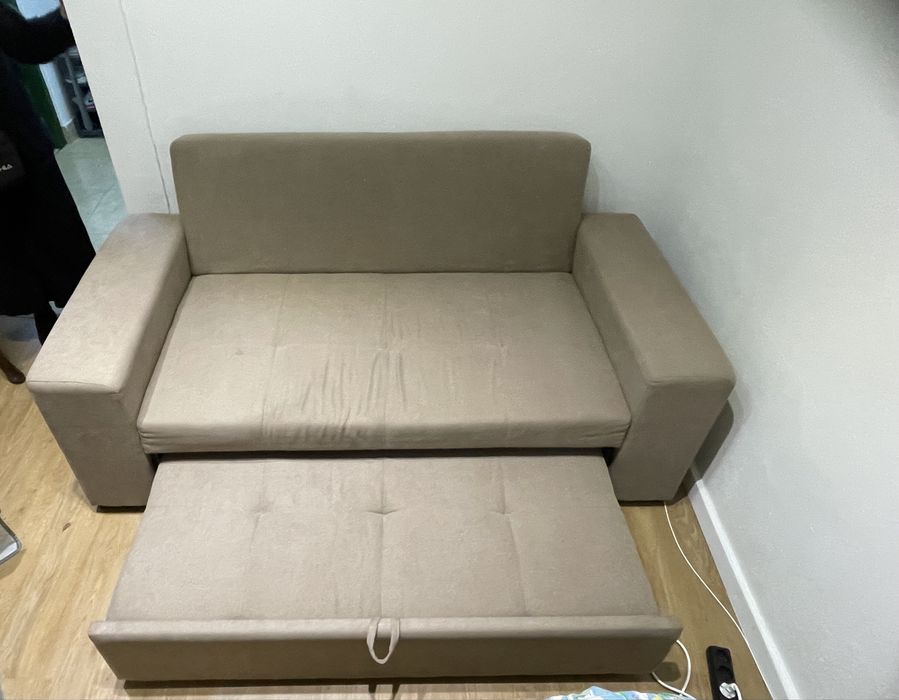 Sofá cama castanho claro