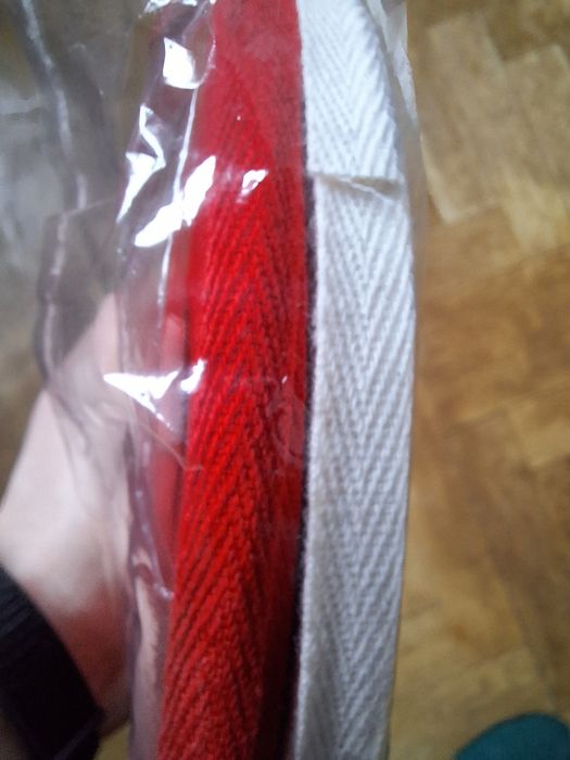 Taśmy paski tekstylne czerwony i biały