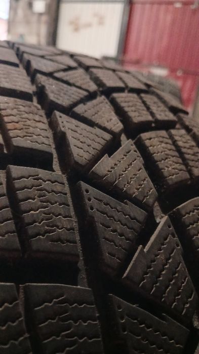 Продам шину зимову в ідеальному стані