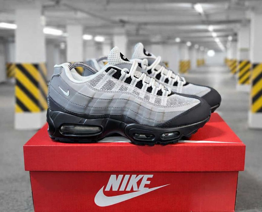 (2242) Кросівки Nike Air Max 95 чорні з сірим (37-41) найк найки