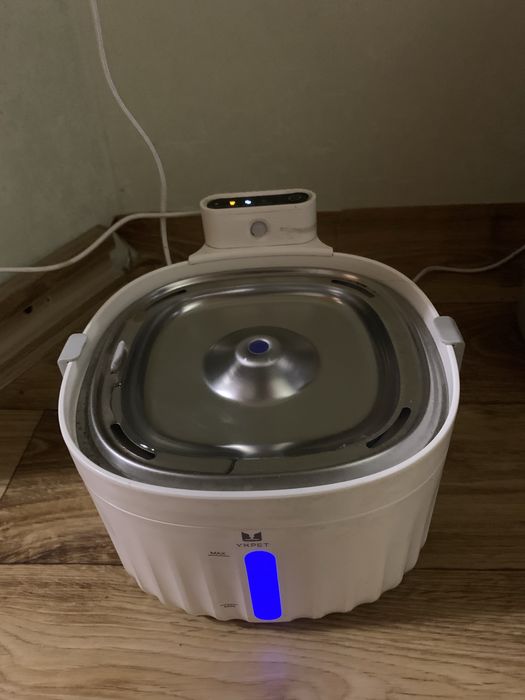 Продам поілка фонтанчик , для котиків чи собачок , в робочому стані ,