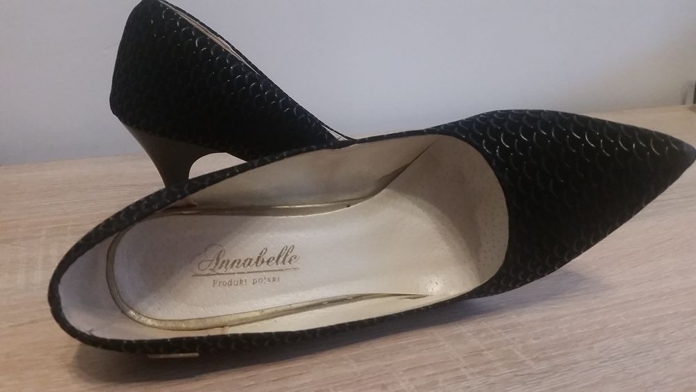 Buty na szpilce .