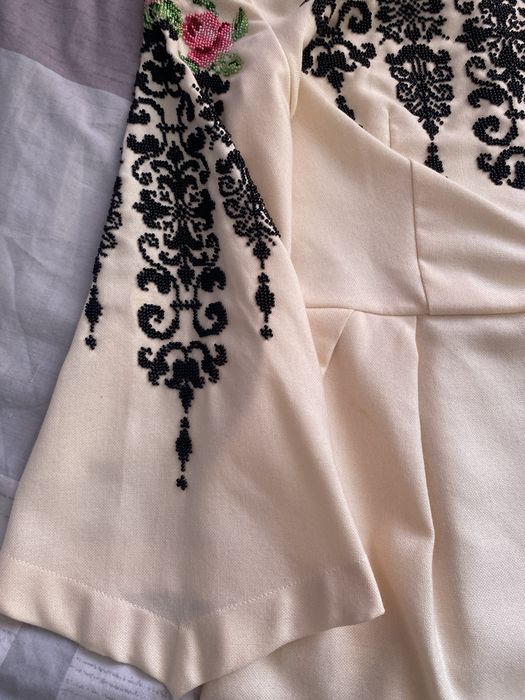 Вишите бісером плаття